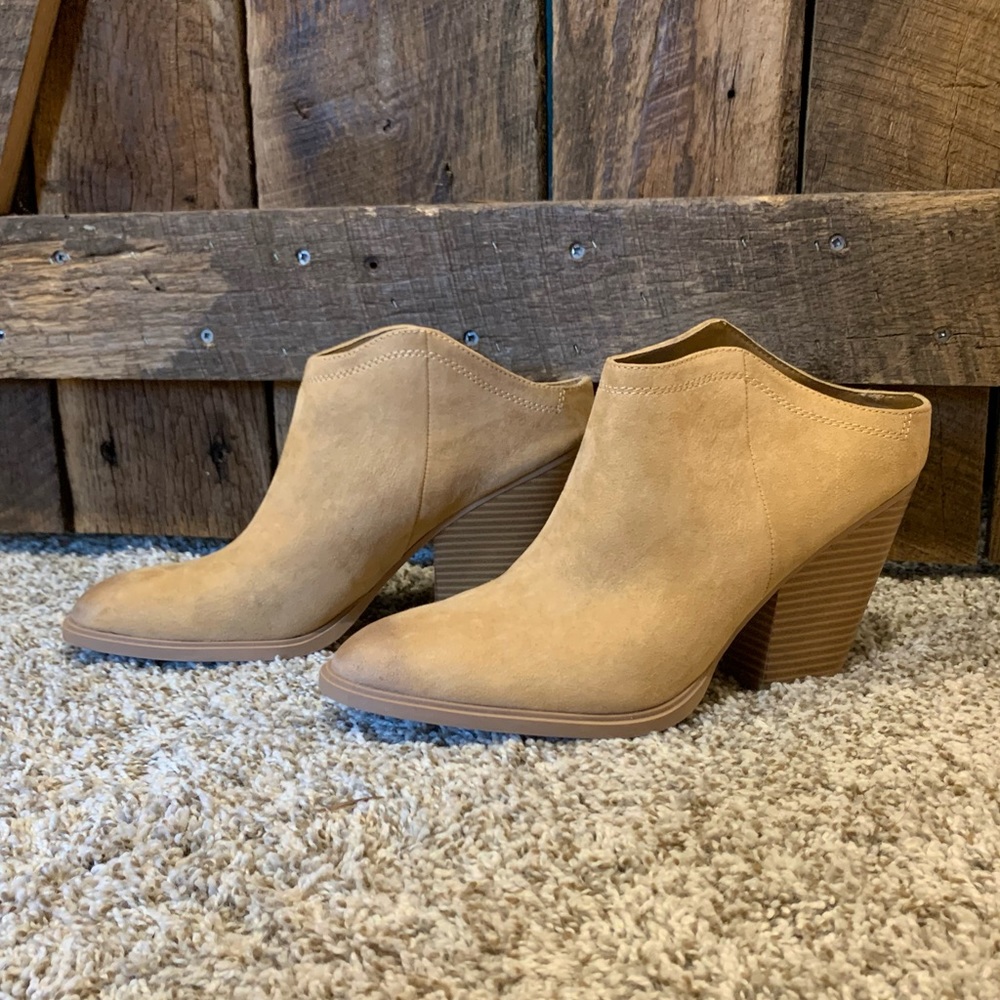 NEW tan slip in heeled suade booties